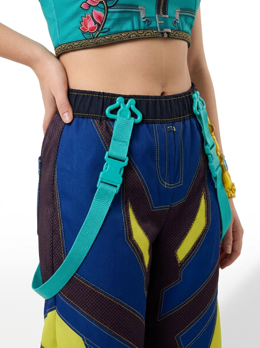 Mira Costume - baggy track pants detail